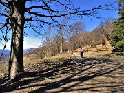 77 Rientriamo alla Forcella Alta dalla strada 